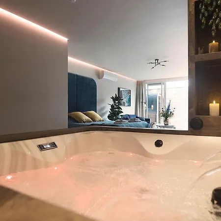Suite-elegance Prive Sauna & Jacuzzi Lejlighed