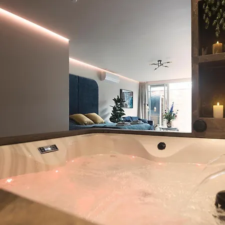 Apartmán Suite-elegance Prive Sauna & Jacuzzi Haag