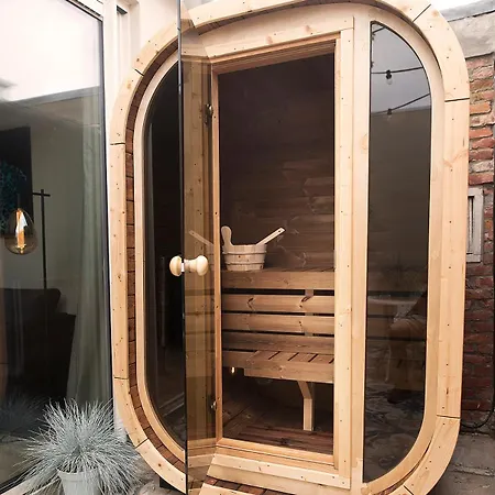 Suite-elegance Prive Sauna & Jacuzzi Daire *