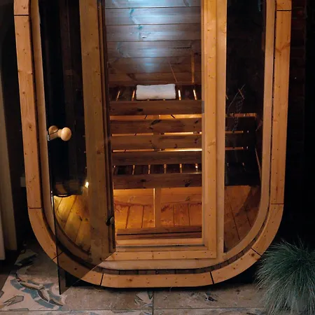 Suite-elegance Prive Sauna & Jacuzzi Apartmán *